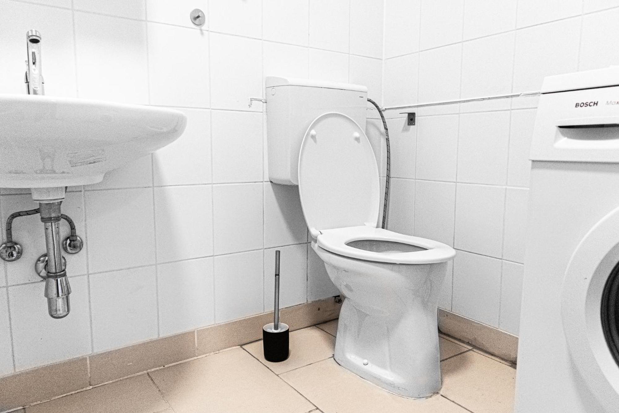 Cozy 2br With Tv & Netflix, Steps From Akh Appartamento Vienna